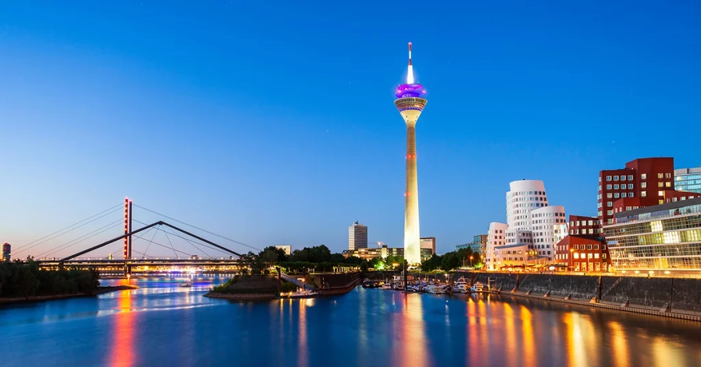 Mietpreisentwicklung Düsseldorf von 2016 bis 2025 in Euro pro Quadratmeter